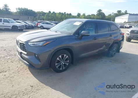 2020 Toyota Highlander Xle z USA, uszkodzony, nr VIN 5TDGZRBH4LS029675